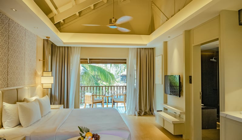 asia-holidays-malaysia-langkawi/pelangi-beach-resort-spa-langkawi-pool- terrace-room-upper-floor